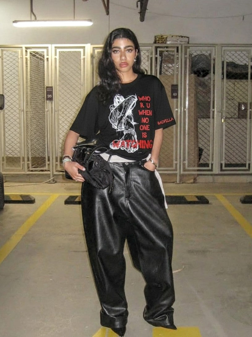 Who r u ? oversized tee