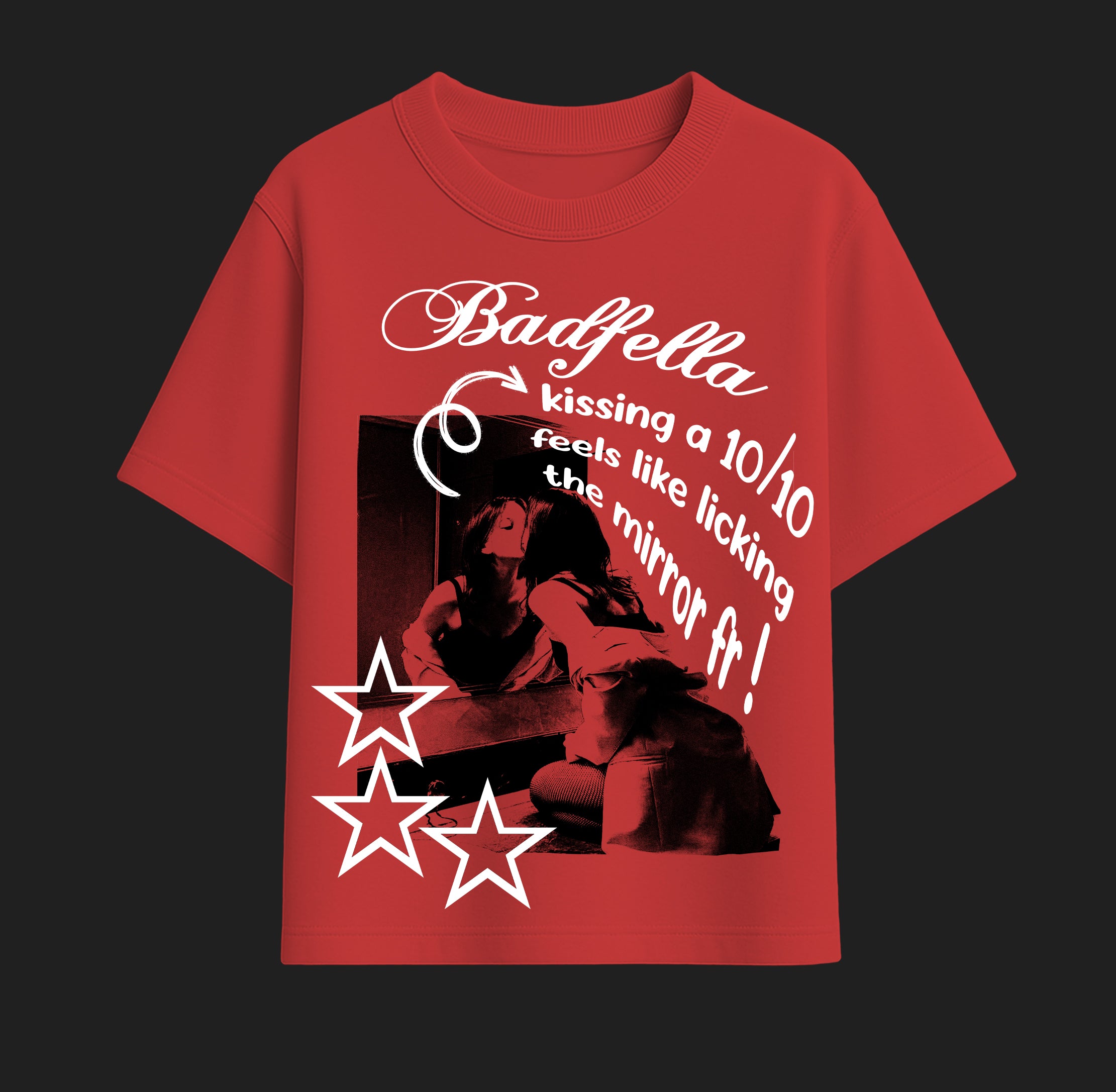 Kissing a 10/10 oversized tee